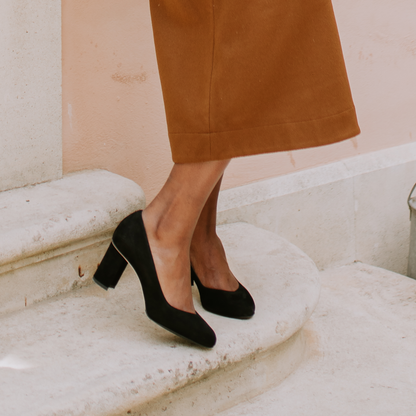 Perfect Round Toe Pump in Black Suede Handcrafted in Italy