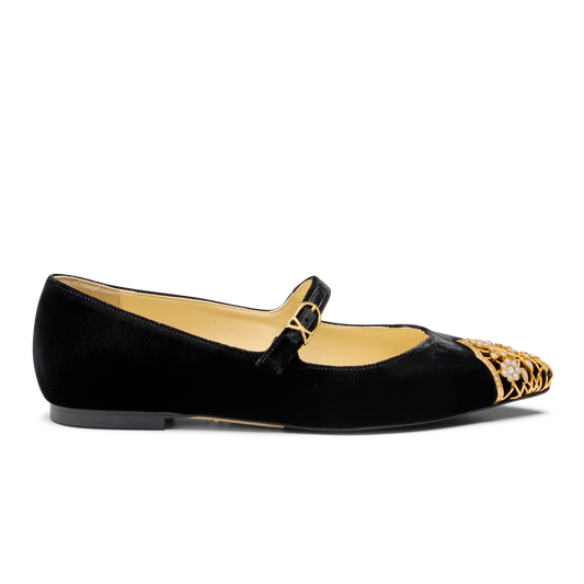 Runi in Black Velvet